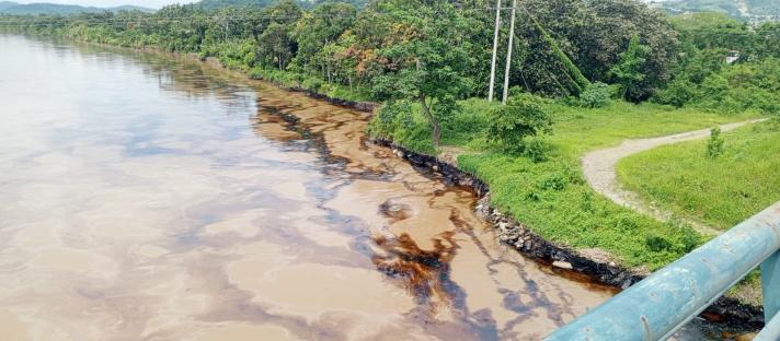 Ecuador’s floods cause oil spill